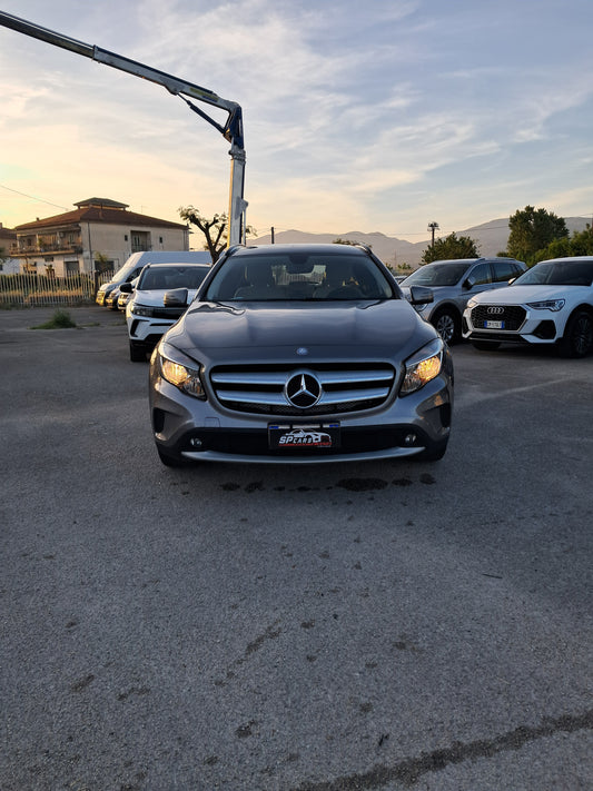 MERCEDES BENZ GLA