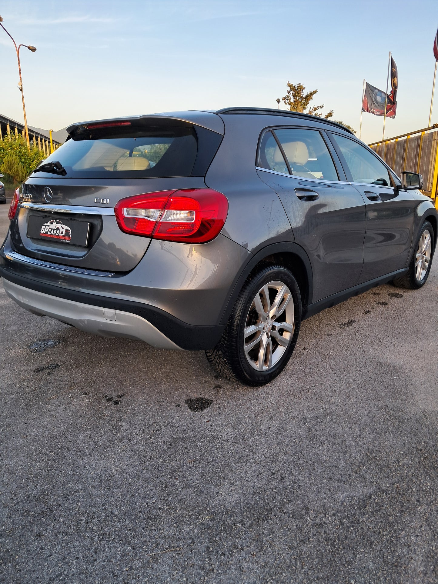 MERCEDES BENZ GLA