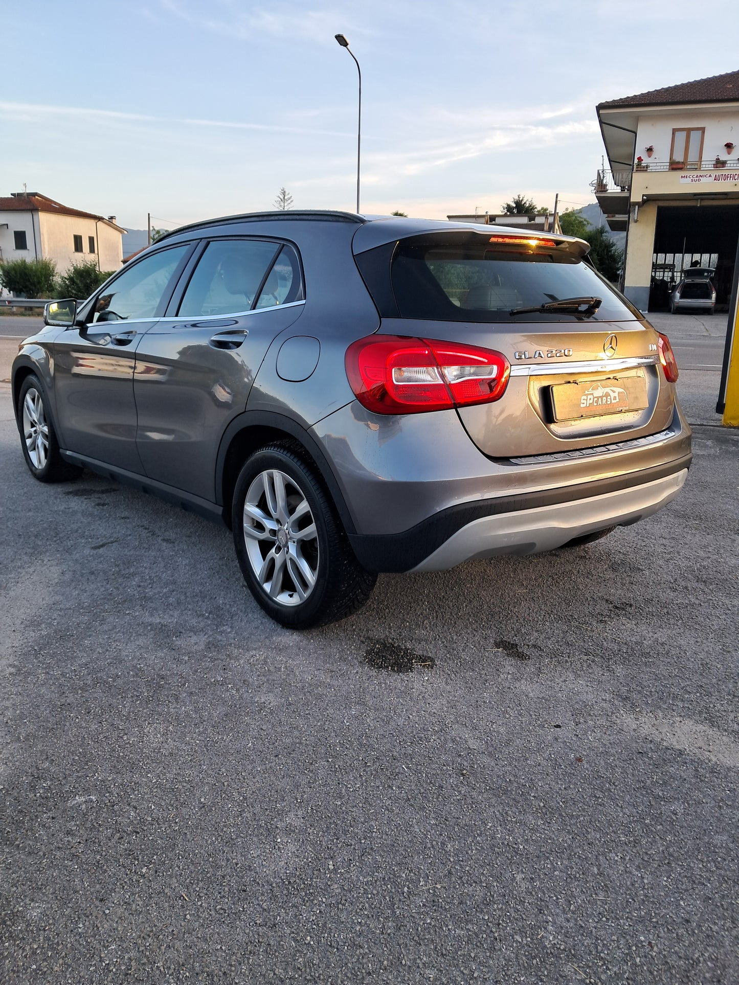 MERCEDES BENZ GLA