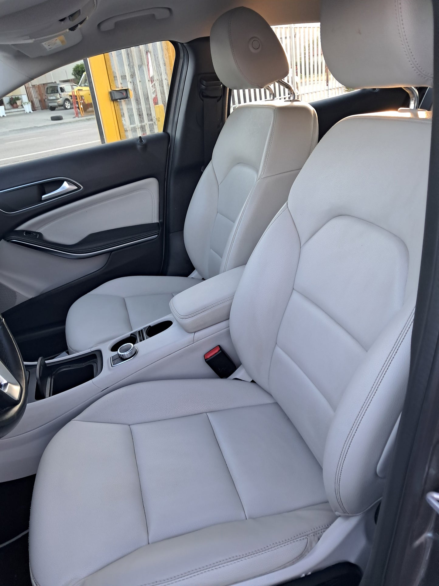 MERCEDES BENZ GLA