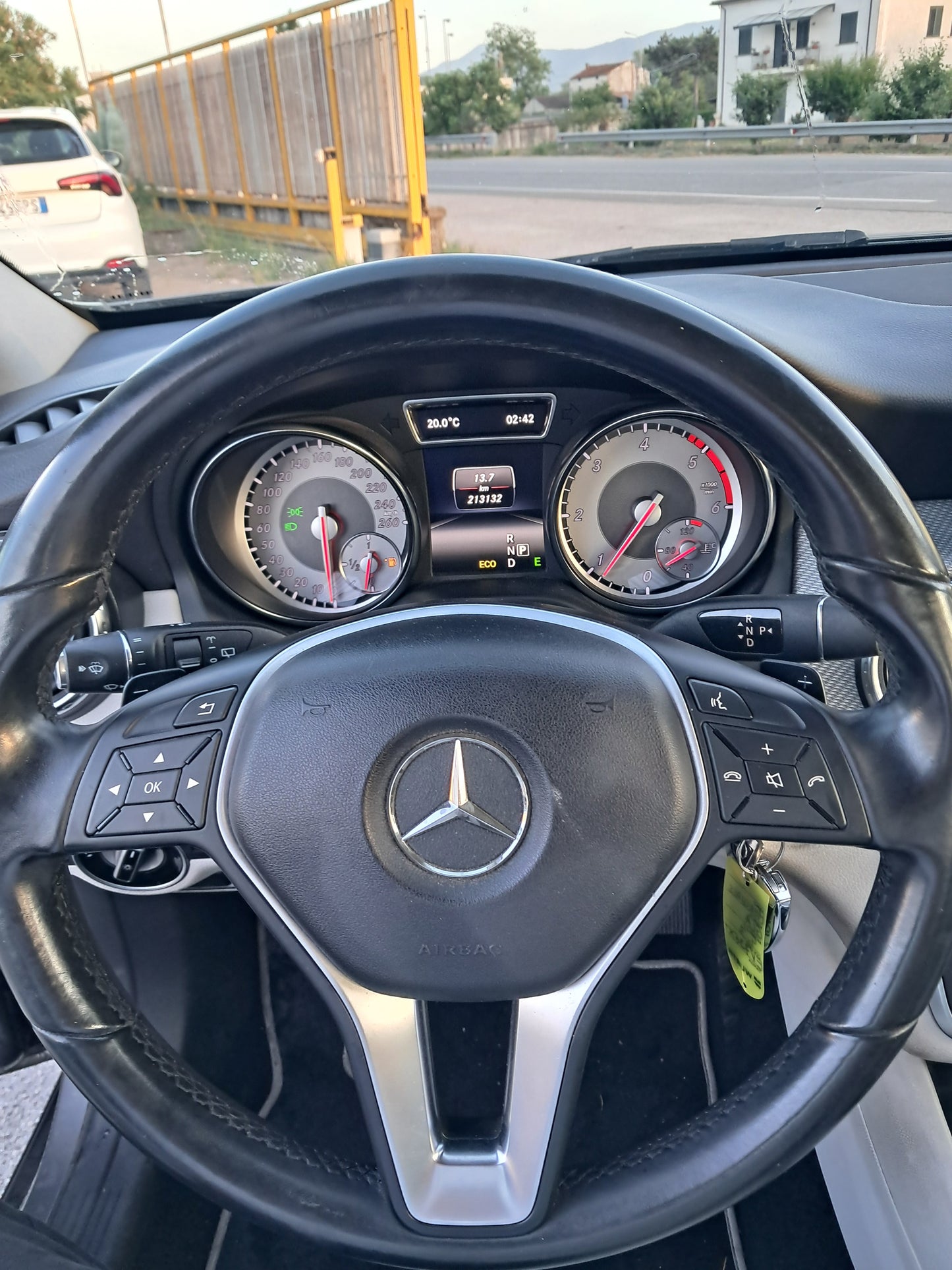 MERCEDES BENZ GLA