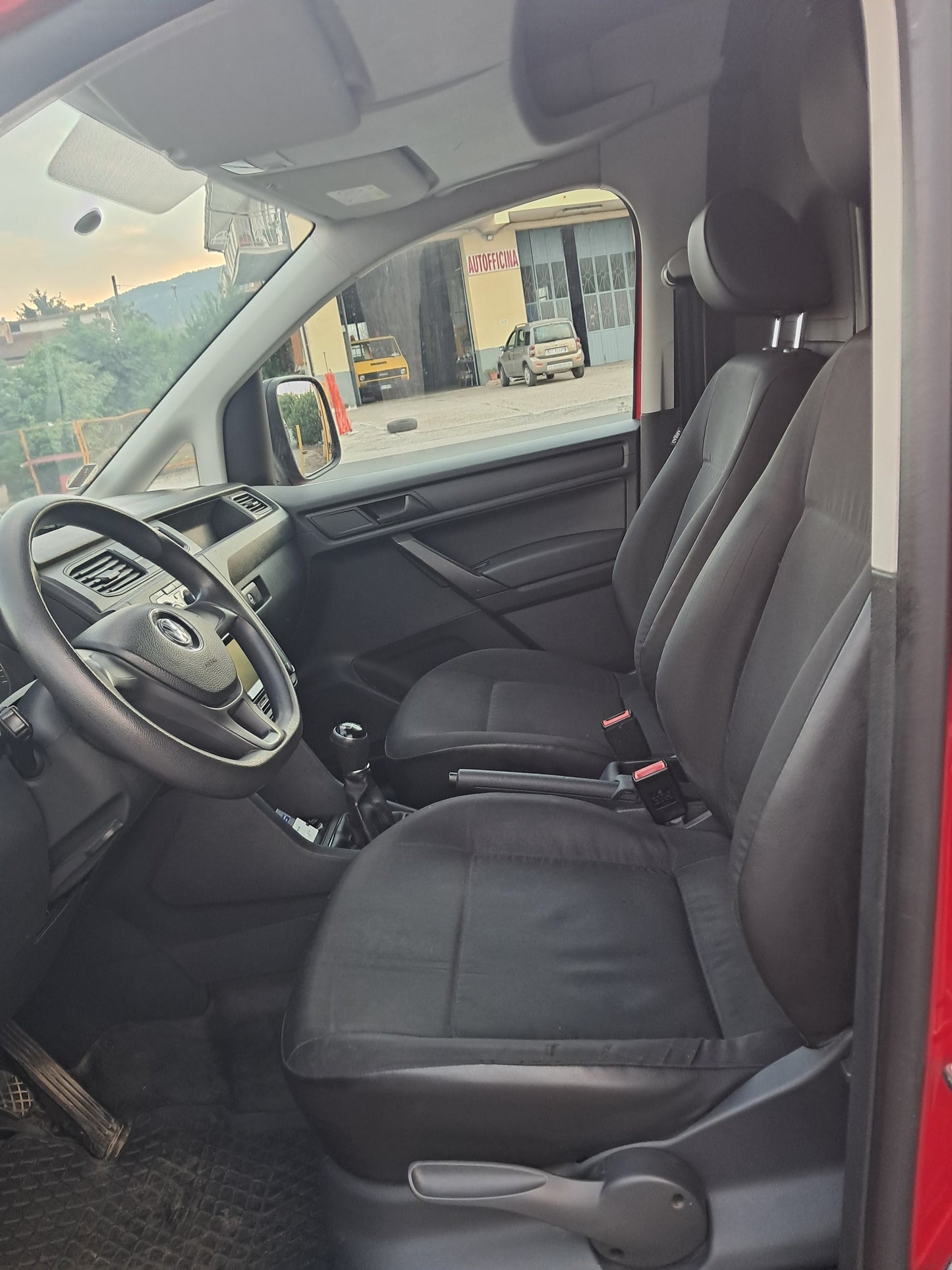 VOLKSWAGEN CADDY