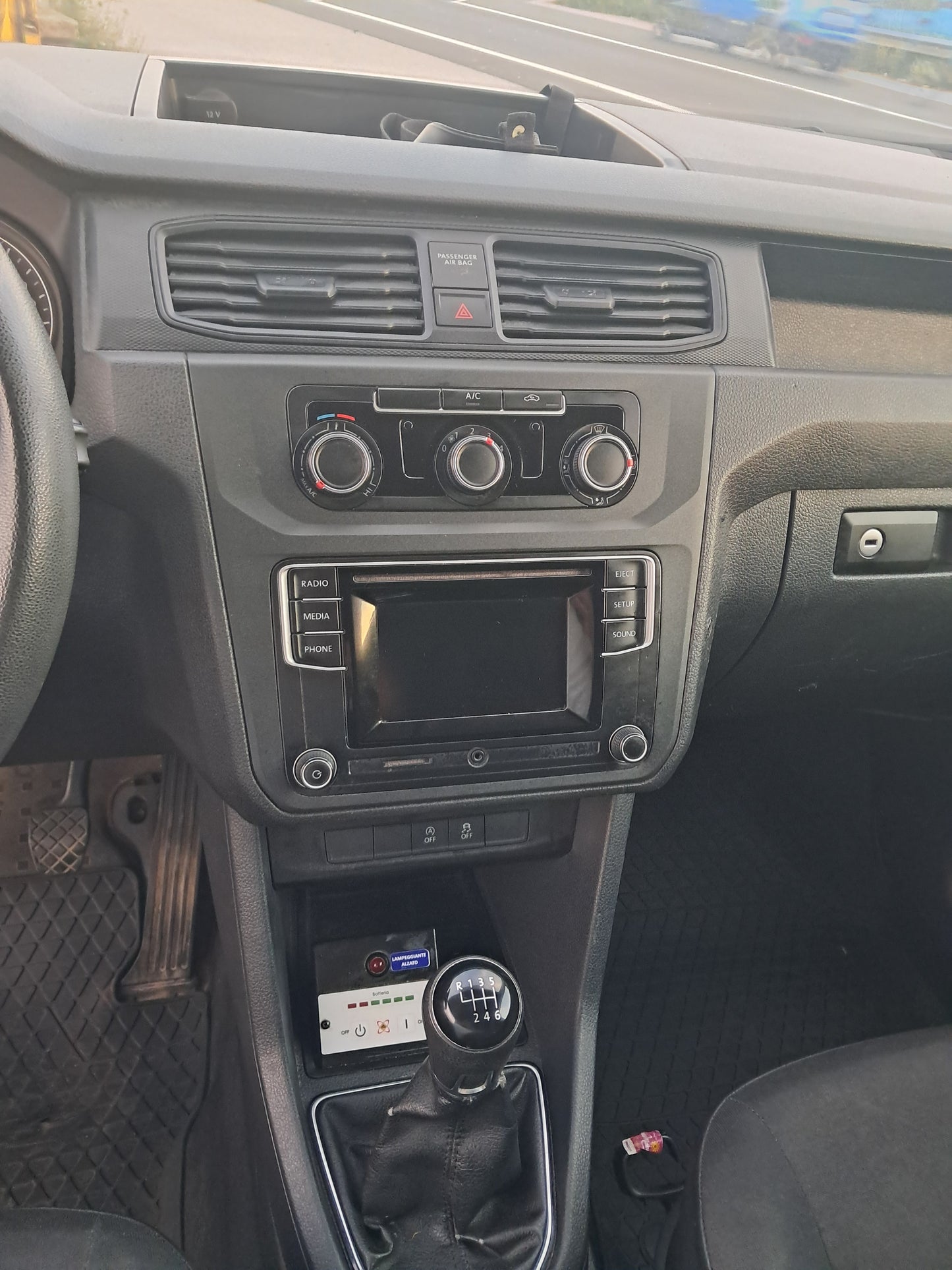 VOLKSWAGEN CADDY