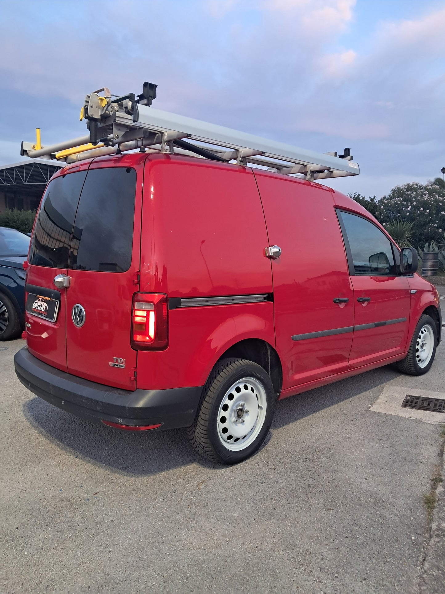 VOLKSWAGEN CADDY