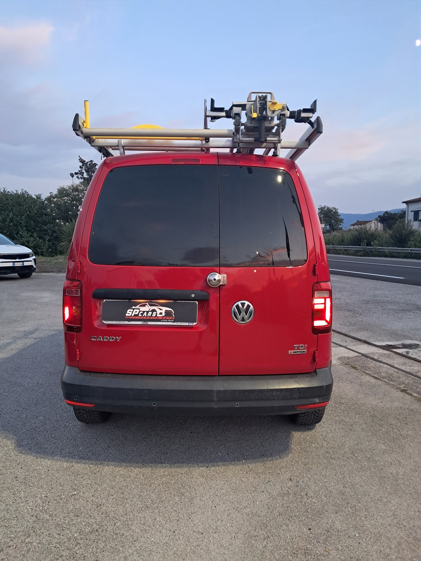VOLKSWAGEN CADDY