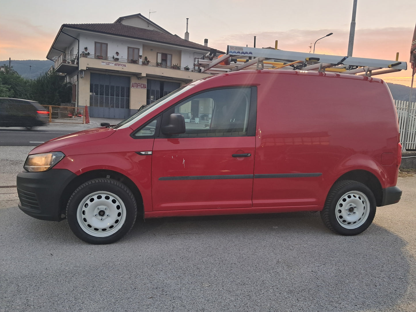 VOLKSWAGEN CADDY
