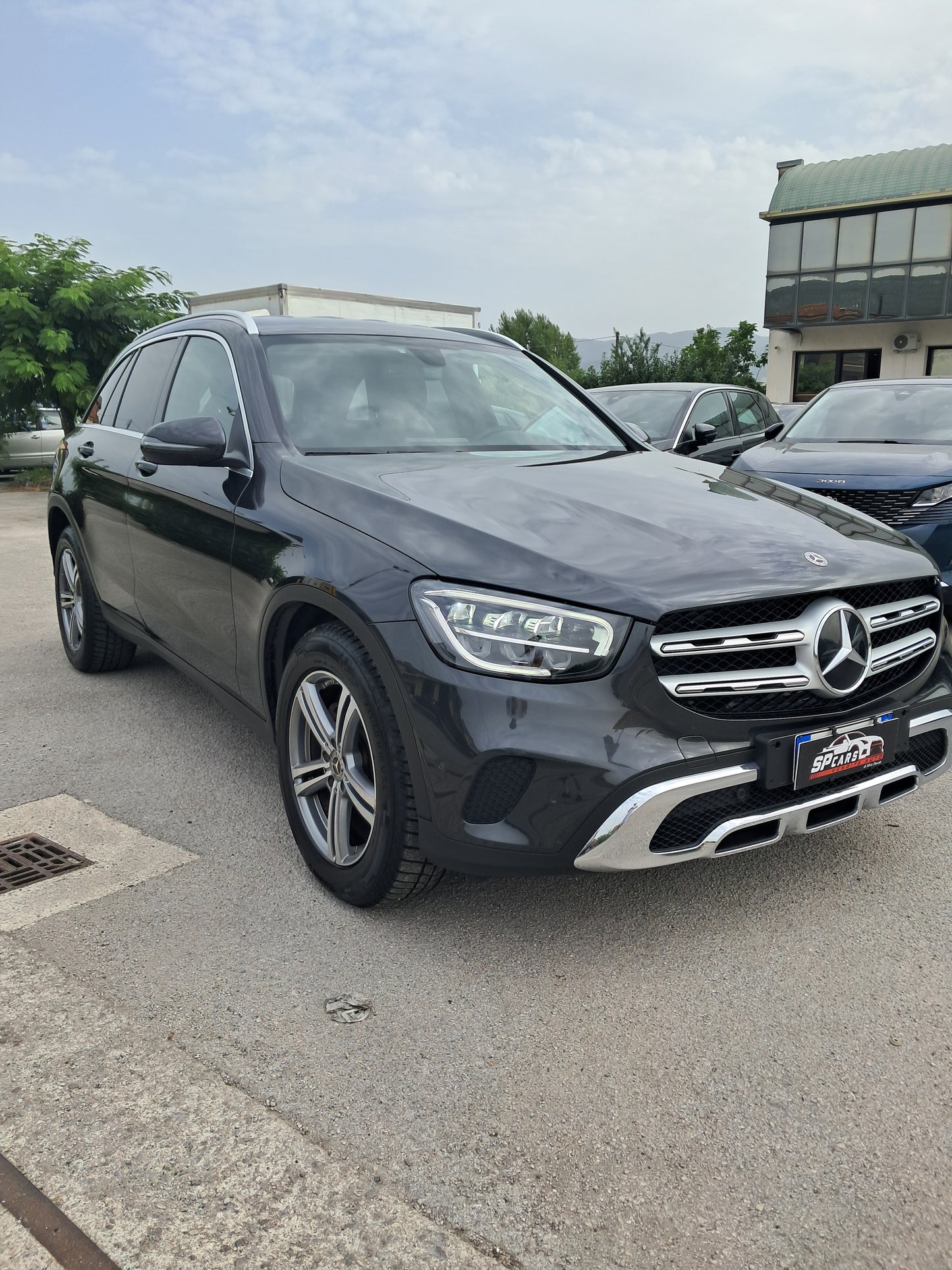 MERCEDES GLC