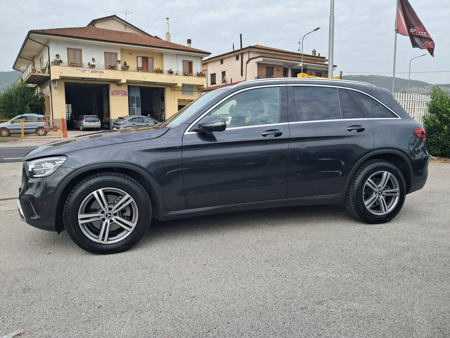MERCEDES GLC