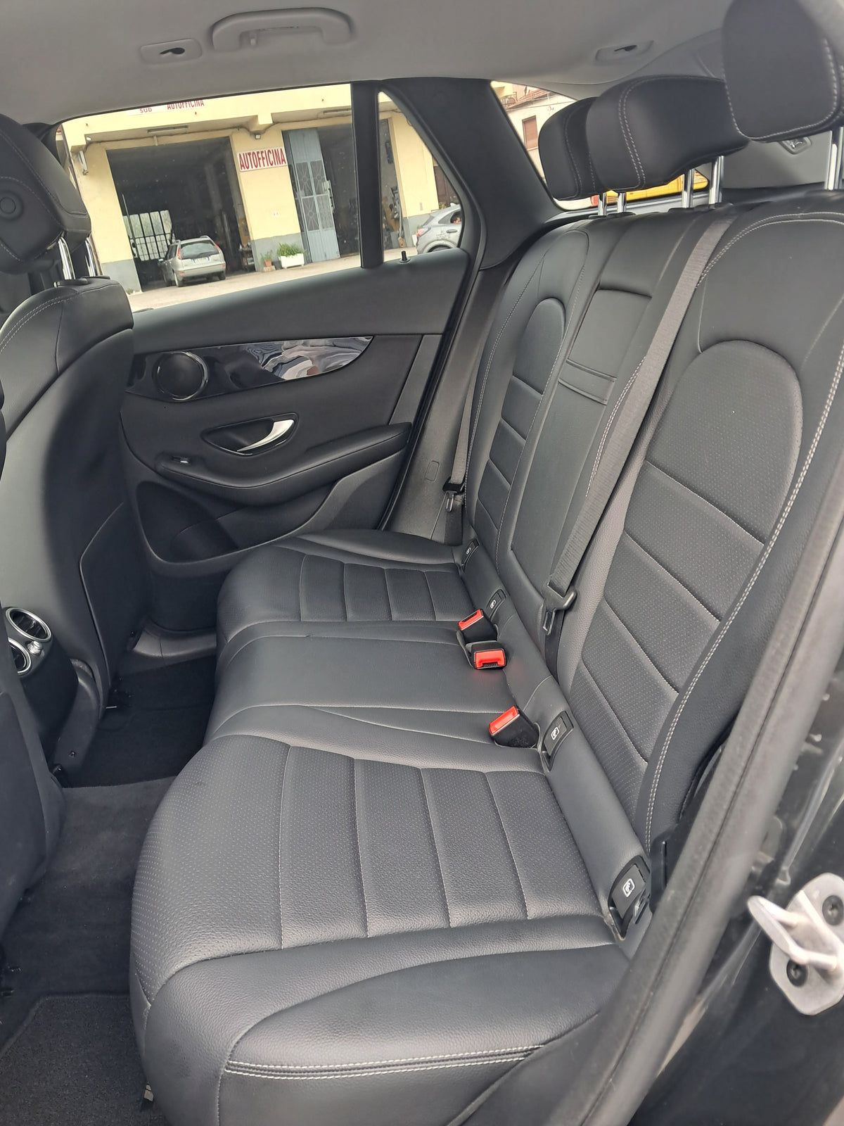MERCEDES GLC