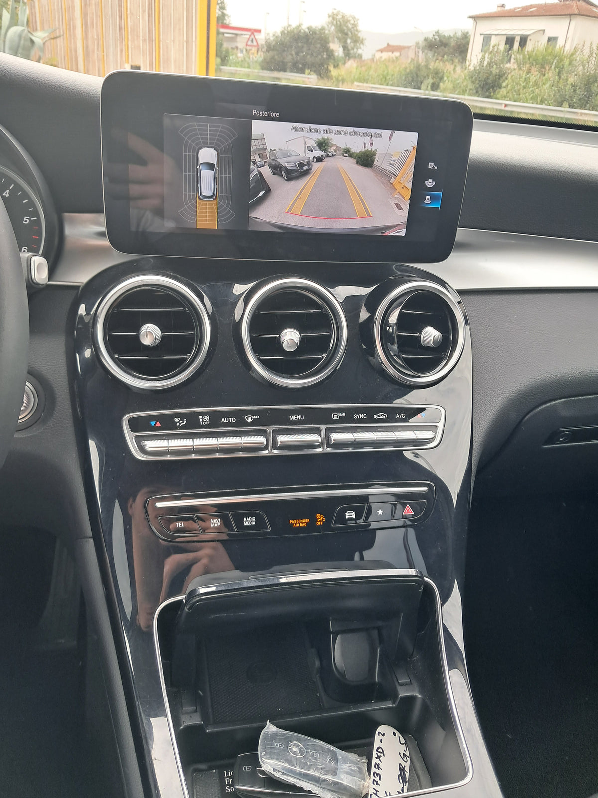 MERCEDES GLC
