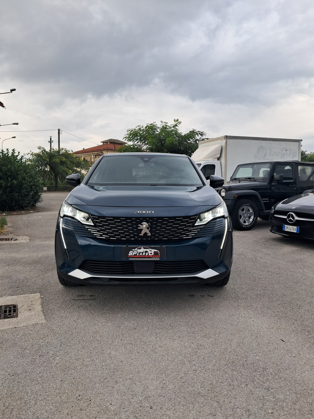 PEUGEOT 3008