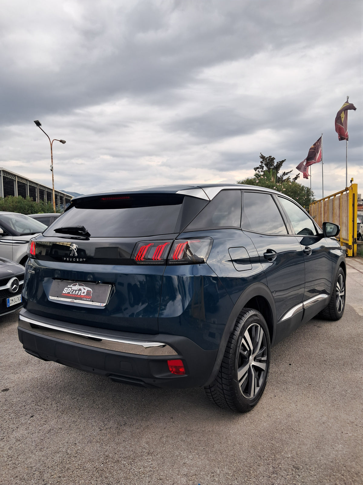 PEUGEOT 3008