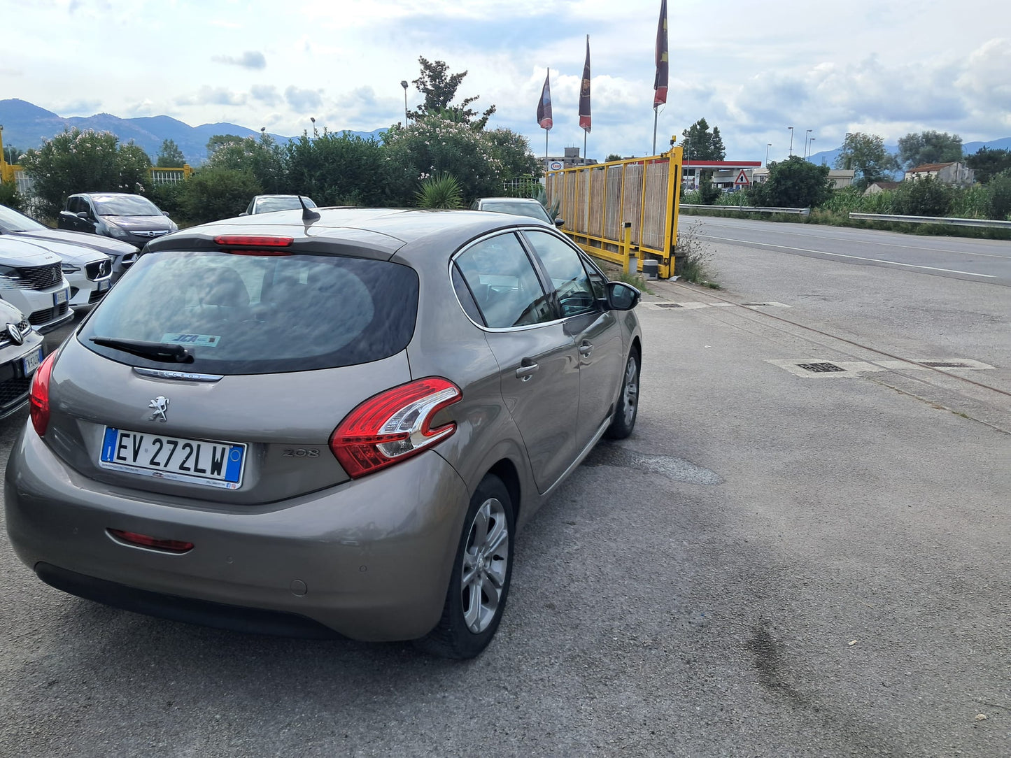 Peugeot 208